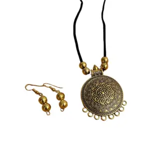 Pendant Shaped Maala with Black Thread & Earrings
