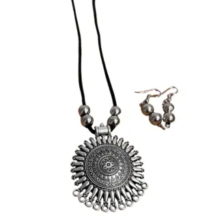 Pendant Shaped Maala with Black Thread & Earrings