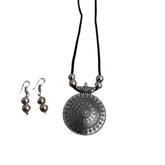 Pendant Shaped Maala with Black Thread & Earrings