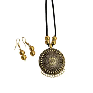 Pendant Shaped Maala with Black Thread & Earrings