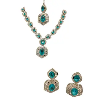 Arakku Maala and Jhumka