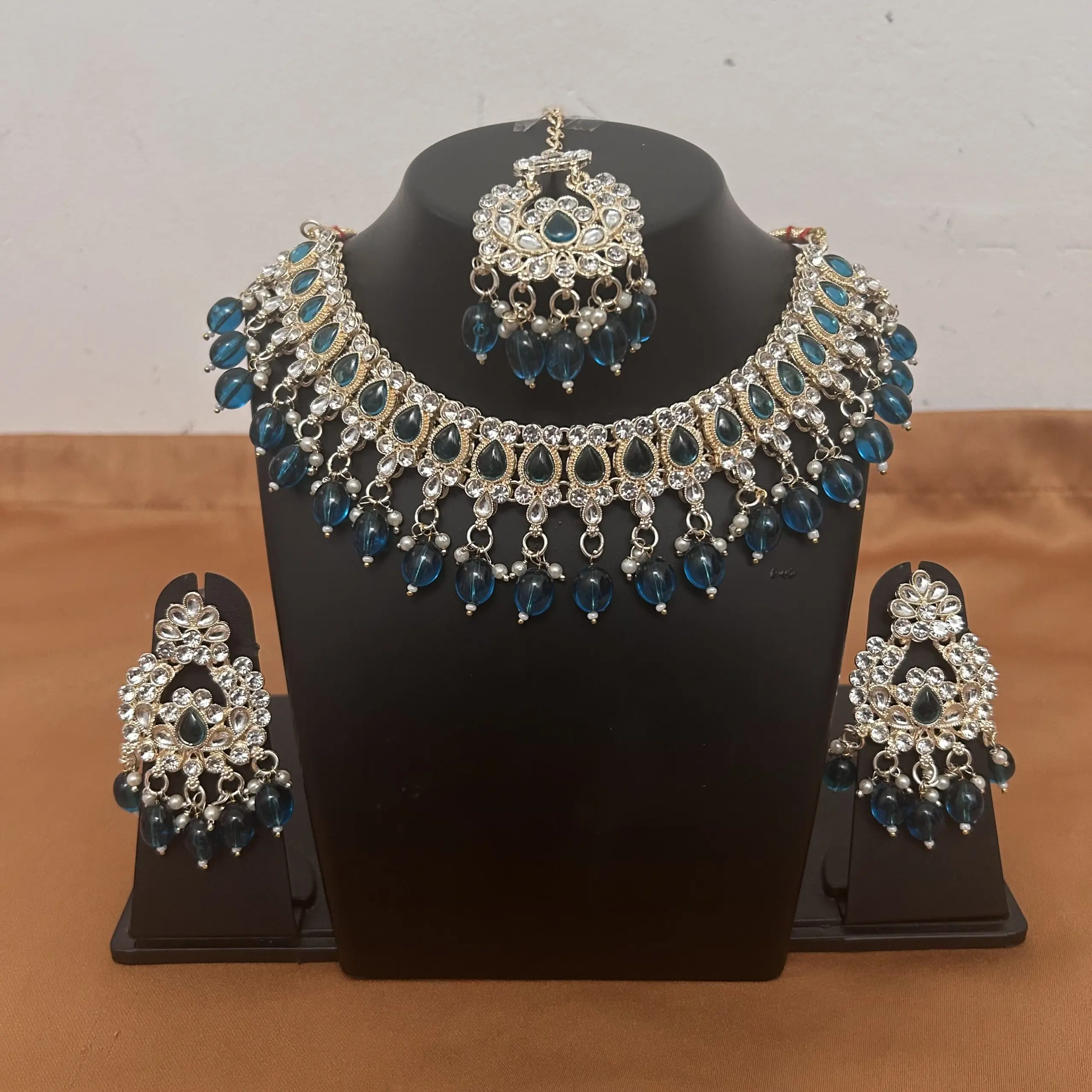 81f60c6785204a79fceab9635952a4f8