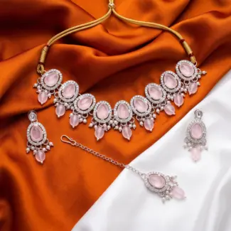 Oval Choker with Pearl Drops, Studs & Maang Tikka