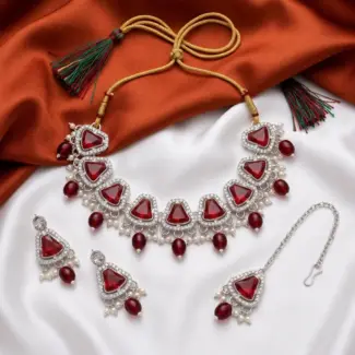 Maroon Kundan Necklace with Drop Earrings and Maang Tikka