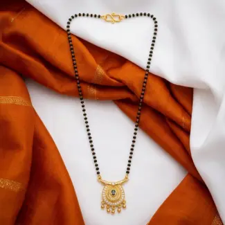 The Chandrika Horseshoe Arch Mangalsutra