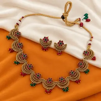 Trending Antique Gold-Tone Red & Green Choker Set